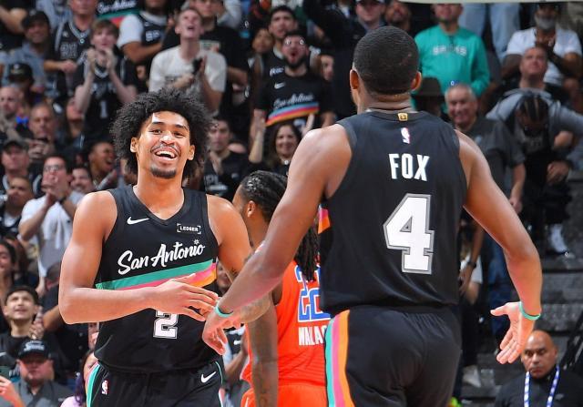 开云体育-双杀雷霆！马刺崛起专克豪强：19岁榜眼新星大闪耀