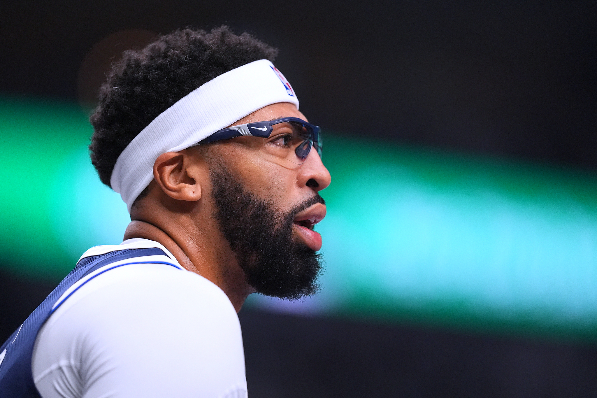 开云官方-独行侠官方：浓眉伤势无需手术 恢复时间预计六周左右