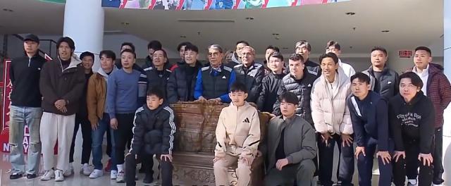 开云中国-面对自媒体批评徐根宝有应对措施 武磊：看完笑笑