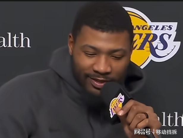 开云服务-斯玛特：裁判不可能每个身体对抗都吹，所以我们得及时回防