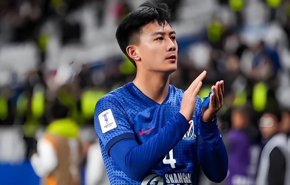 开云体育-意外！蒋圣龙未来踢国足主力中卫将遇到三位竞争对手，彭啸领衔