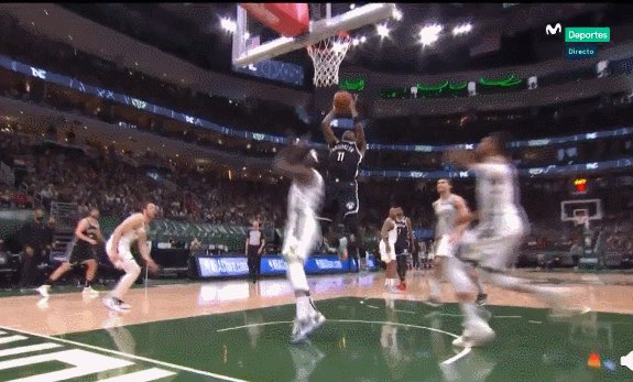 欧文踩到字母哥崴脚伤退 篮网雄鹿局势彻底反转